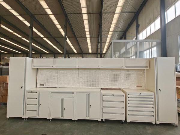 Hvid kraftig garage kabinet