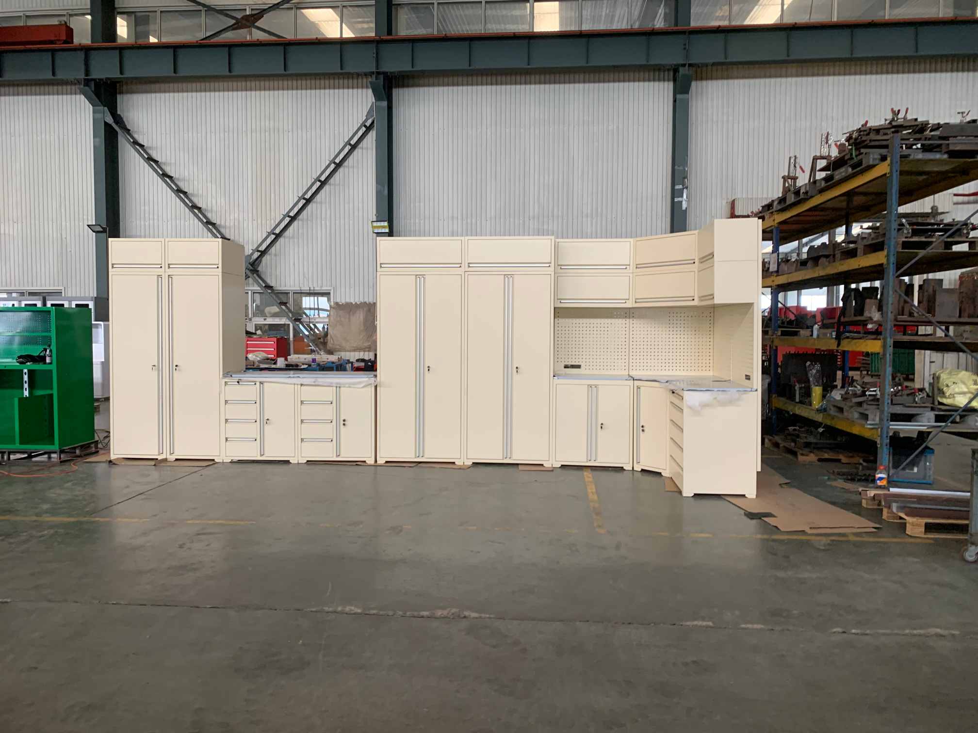 Hvor praktisk er det modulære garageværktøjsskab?