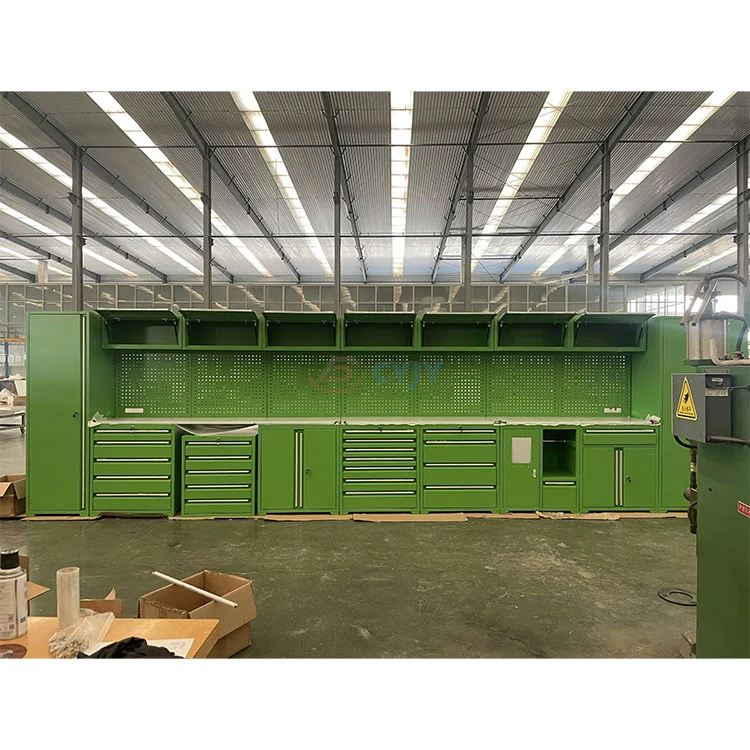 Skræddersyede multifunktionelle garageskabe