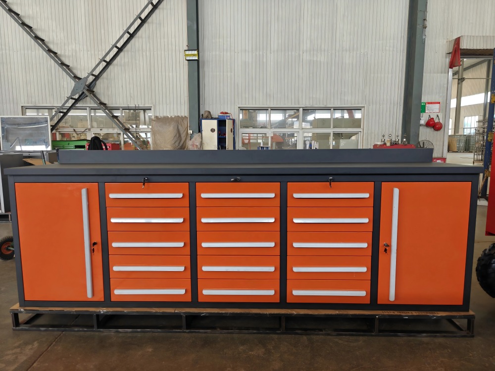 Orange arbejdsbænk